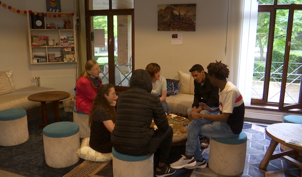 Louvain-la-Neuve : un café où les réfugiés sont... Welc'Home