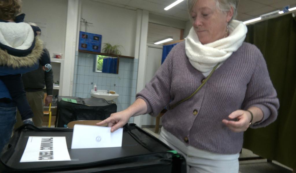 Julie Chantry, bourgmestre sortante d'Ottignies-LLN, a voté dans un climat d'incertitude