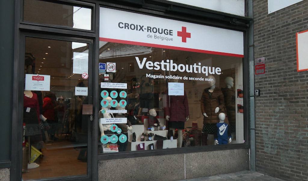 Nivelles : Des promos et non des soldes à la Vestiboutique de la Croix-Rouge