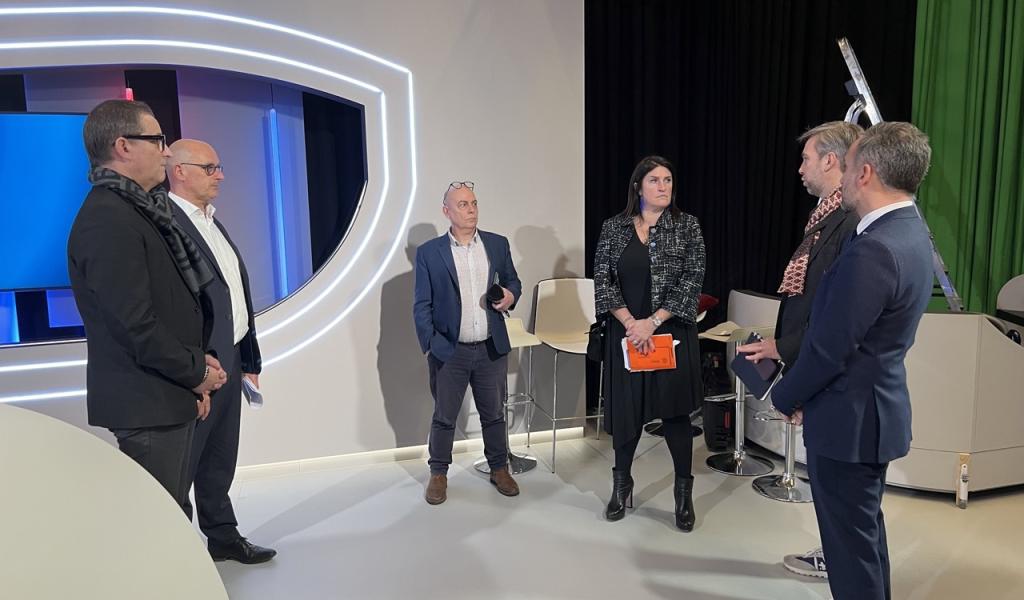 Médias : Jacqueline Galant en visite chez TVCom