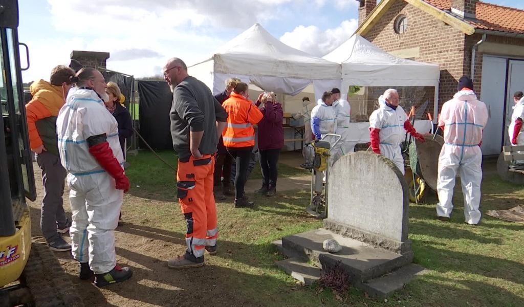 Exhumation d'assainissement au cimetière de Nethen