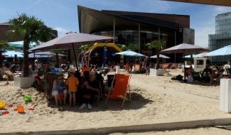 Les pieds dans le sable à Louvain-la-Plage.