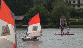 Apprendre les rudiments de la navigation au lac de Genval