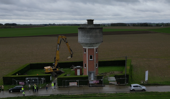 Chaumont-Gistoux : destruction du château d'eau de Corroy