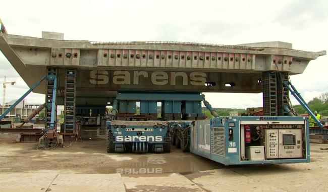 Un pont de 1300 tonnes va prendre place au-dessus des voies ferrées à Tubize !