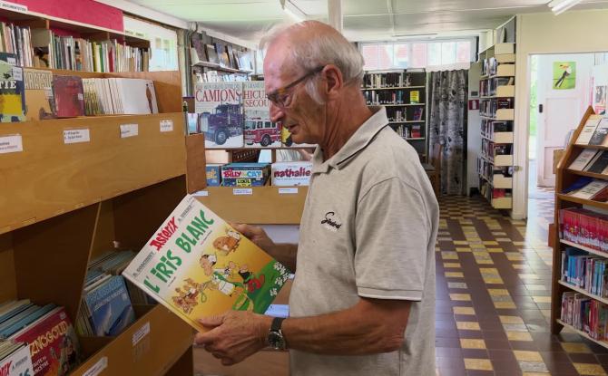 Waterloo : une bibliothèque paroissiale, entre convivialité et ouverture