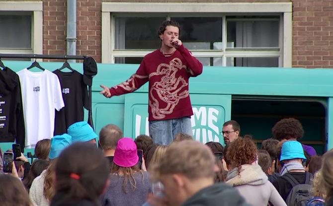 Le rappeur Tussy en concert à l'Athénée Royal de Jodoigne