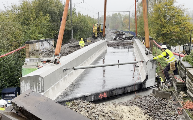 Ottignies : un nouveau pont ferroviaire installé