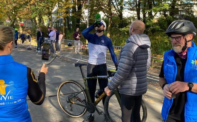 Défi réussi pour Jonas Primen : 24 heures de vélo en solitaire pour l'asbl EnVie