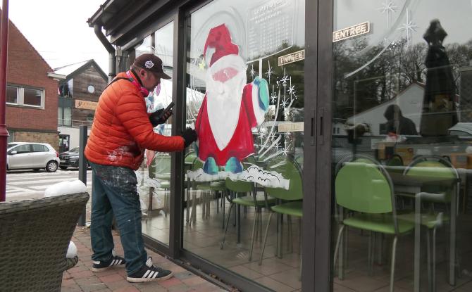 Un artiste pop art pour décorer les vitrines de Chaumont-Gistoux